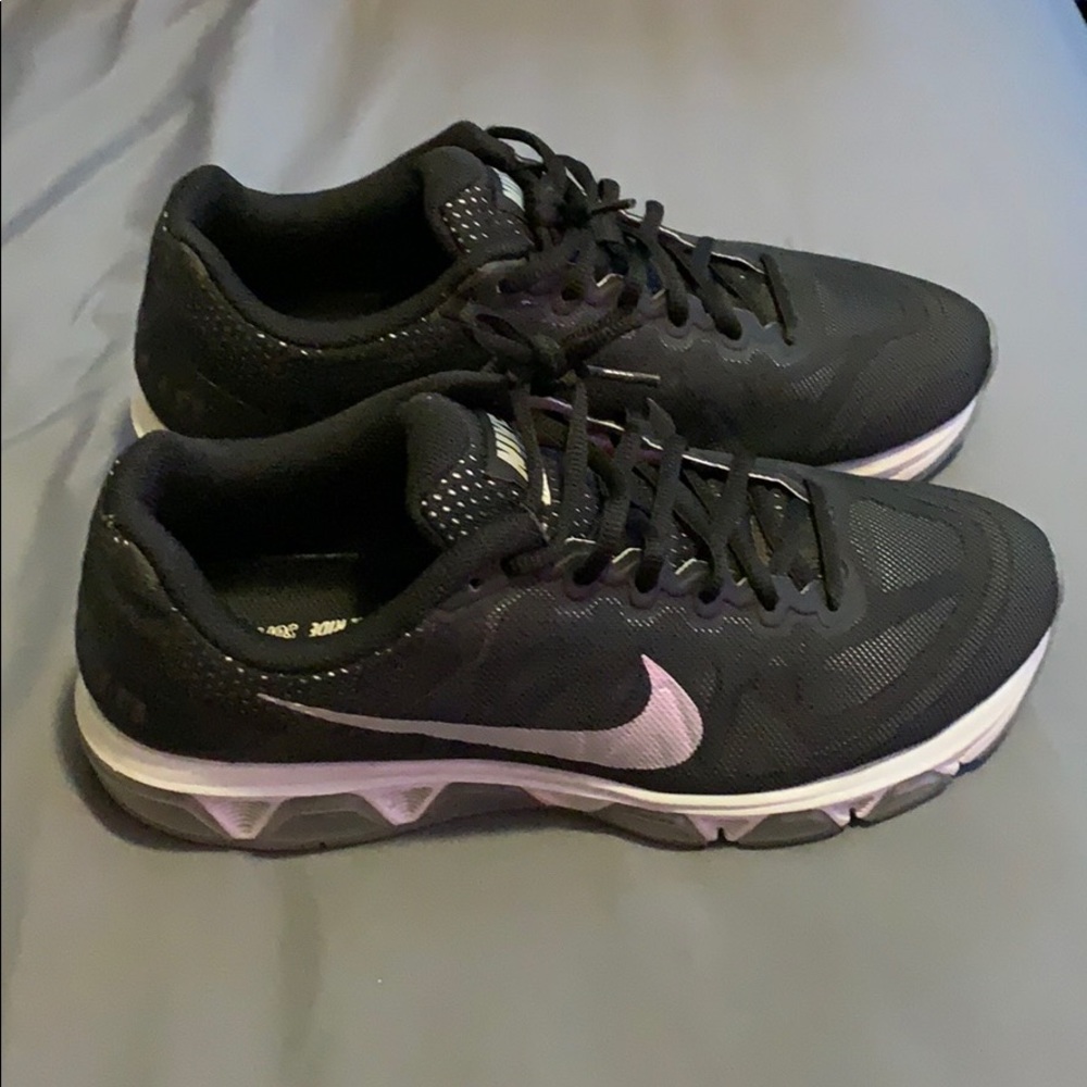 Black/grey Nike Airmax Tailwind 7